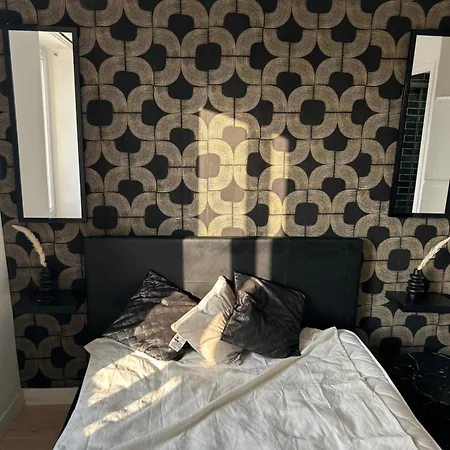 Luxury * Romainville